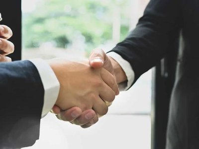 Business people shaking hands